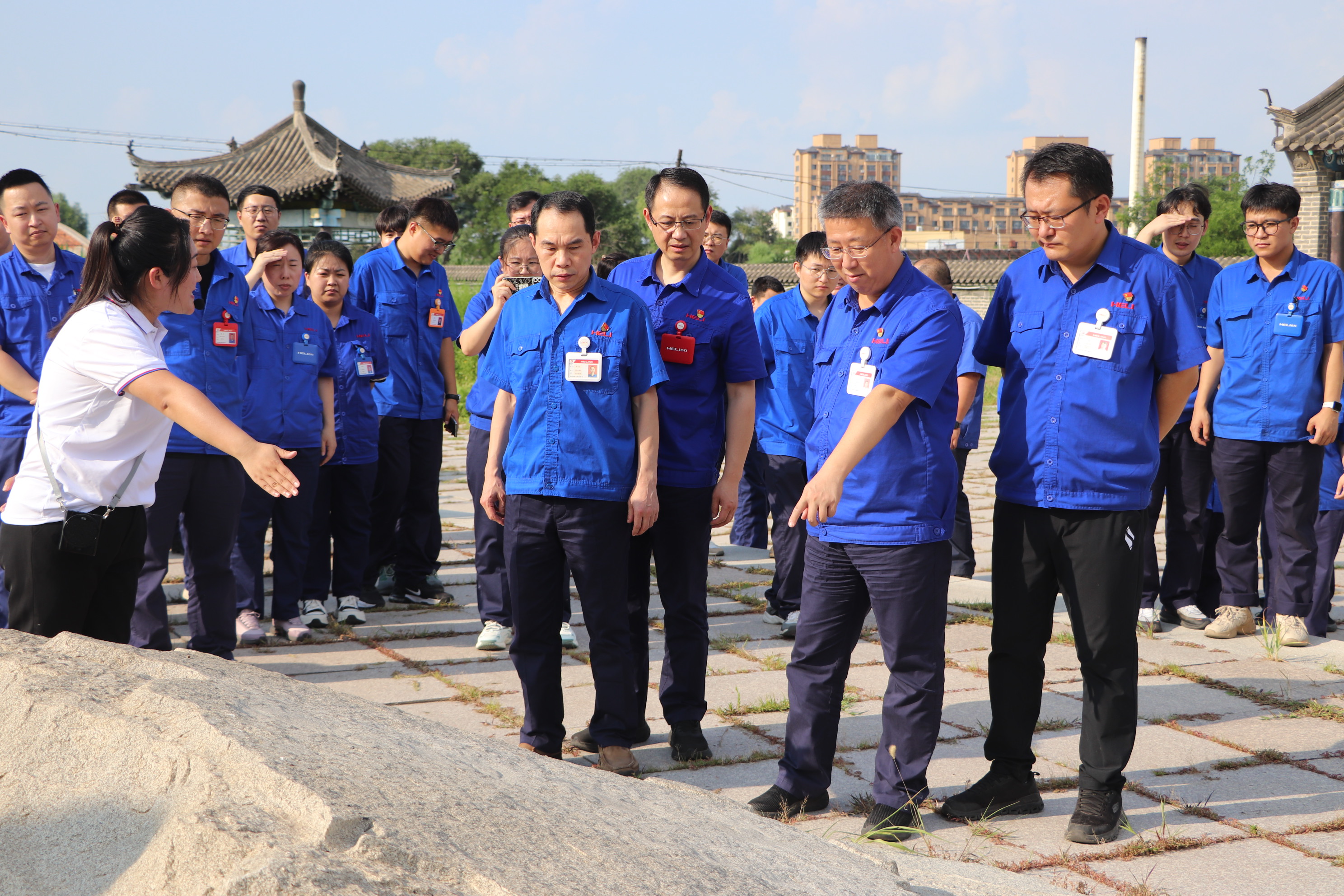 3.參觀現(xiàn)場2.JPG.JPG 3.參觀現(xiàn)場2.JPG.JPG