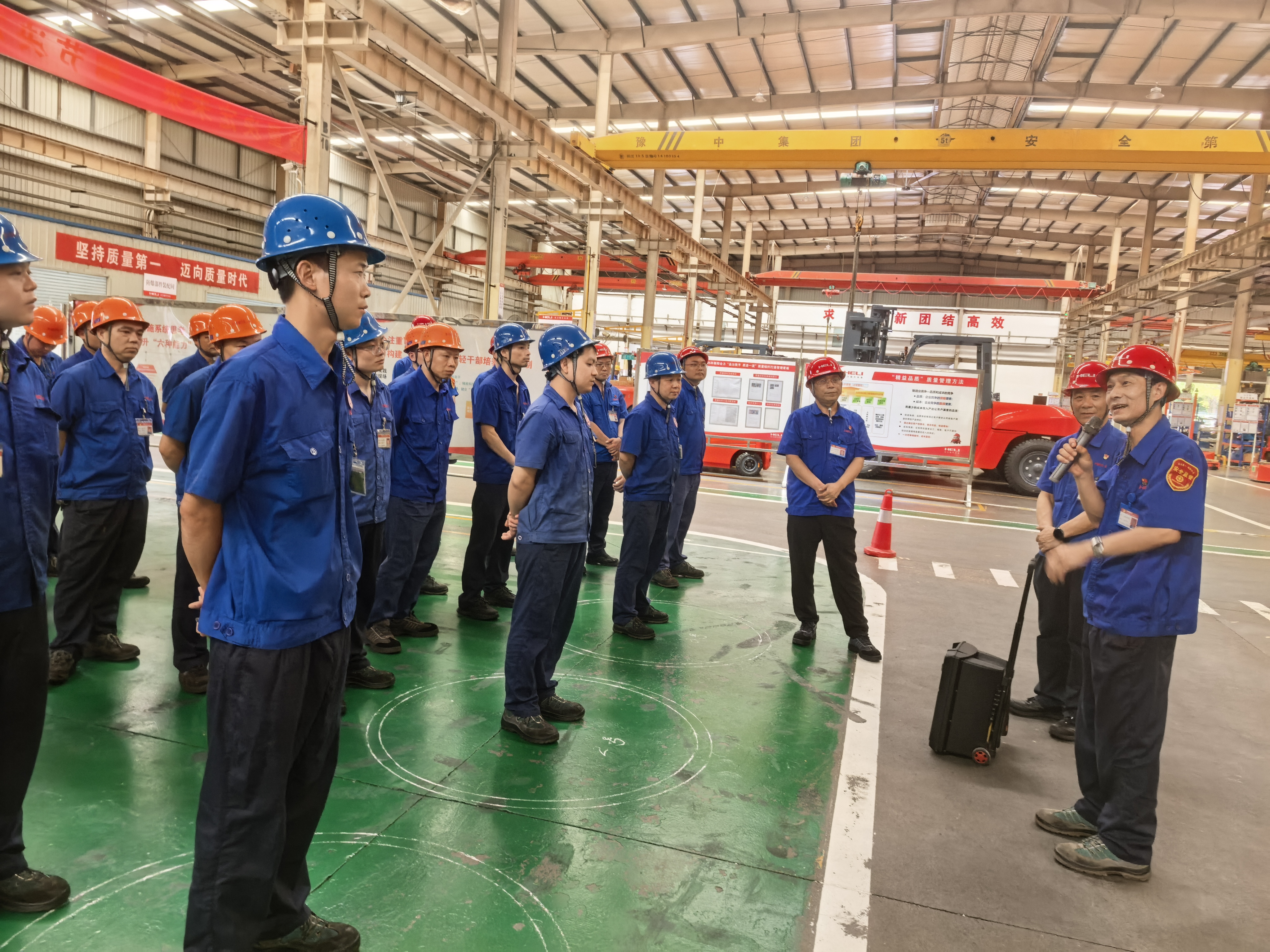 副總經(jīng)理谷金銀在活動(dòng)上講話.jpg 副總經(jīng)理谷金銀在活動(dòng)上講話.jpg