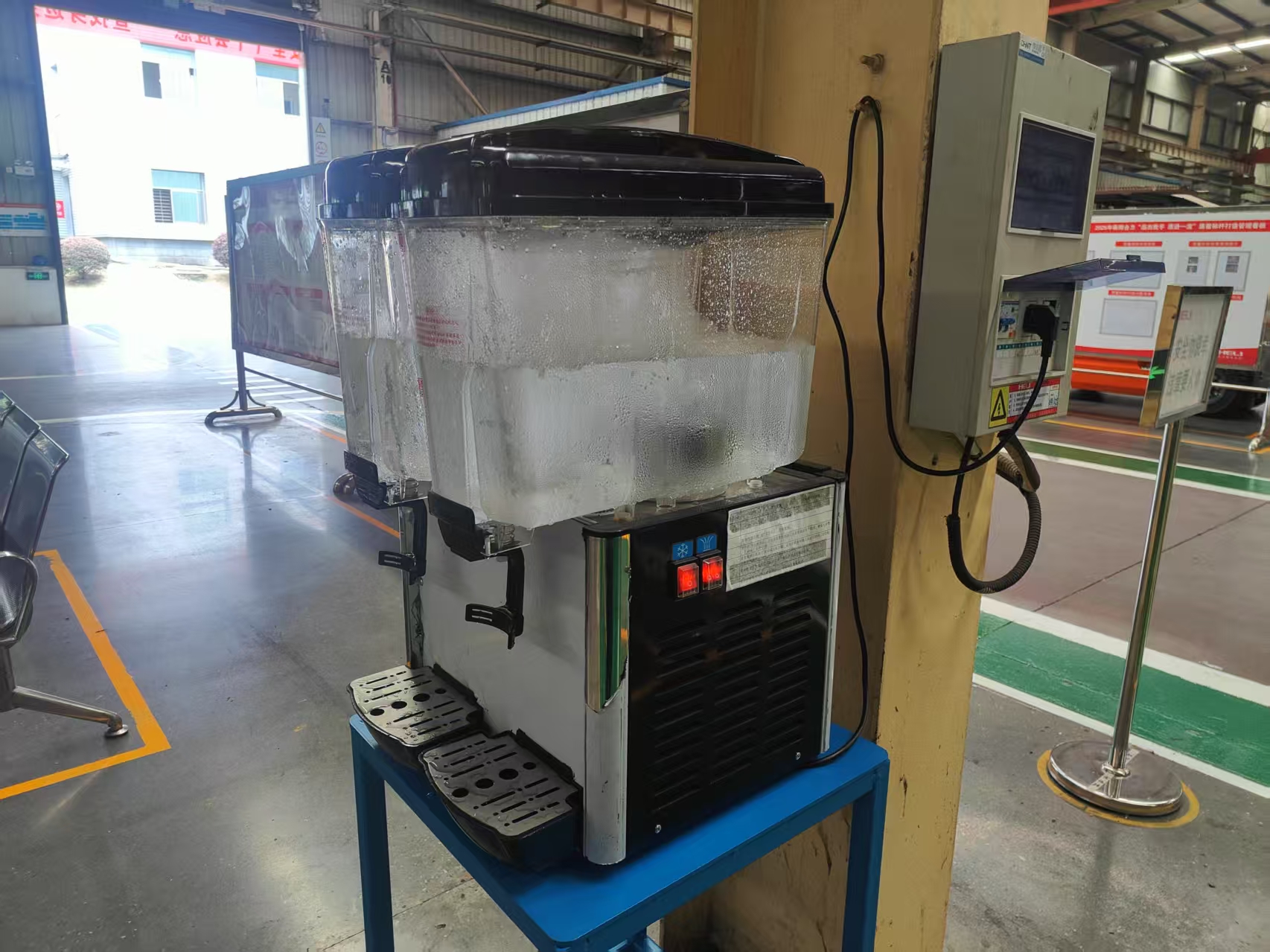 增設冷飲機.jpg 增設冷飲機.jpg